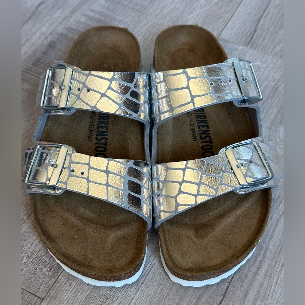 NEW Birkenstock Arizona Gator Gleam Two-Strap Comfort Silver